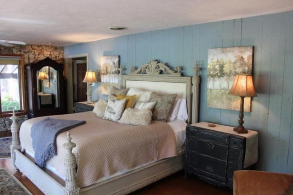 The Inn at White Oak